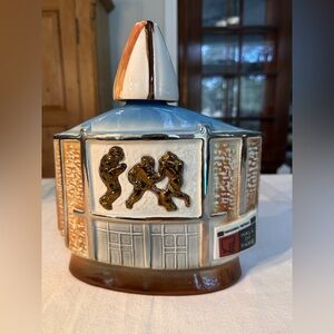 Jim Beam Vintage 1972 Football Hall of Fame Commerative Decanter